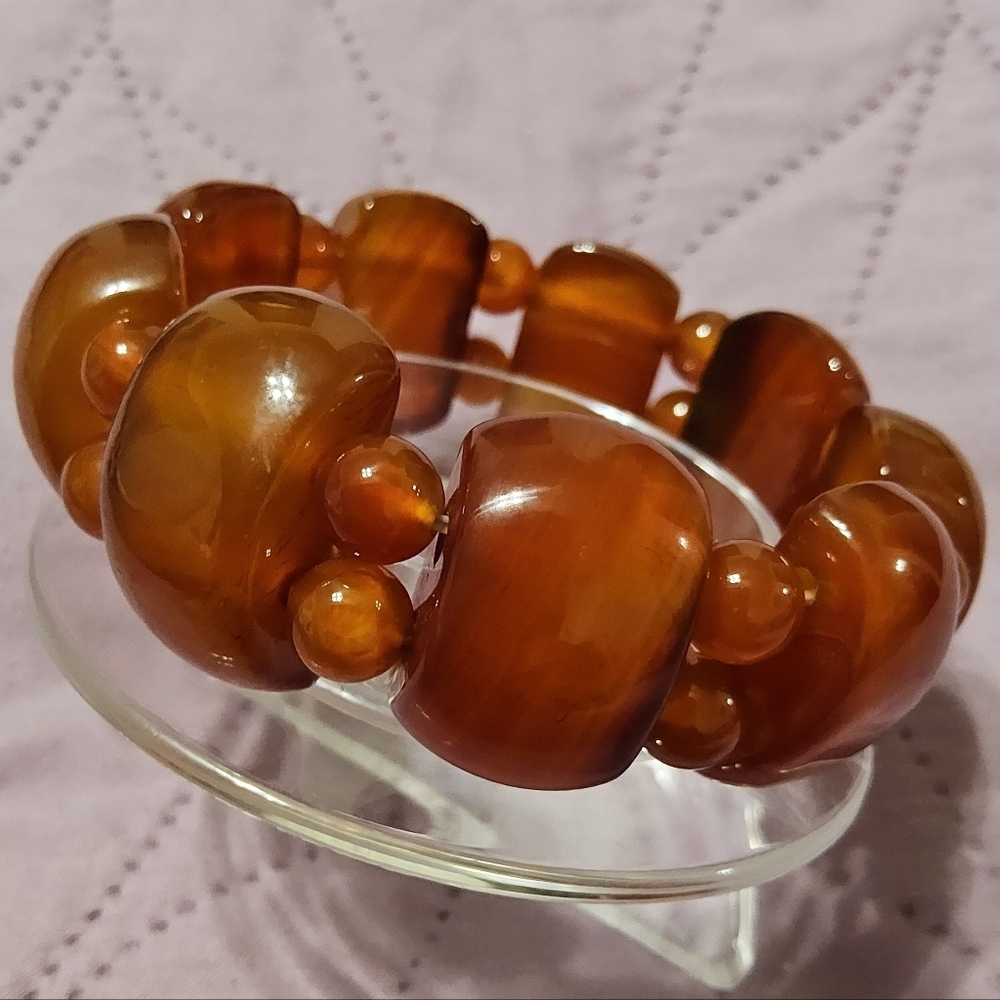 Natural Red Agate Amber-Tone Chunky Bead Stretch Bracelet - Women Jewelry - Picture 2 of 5